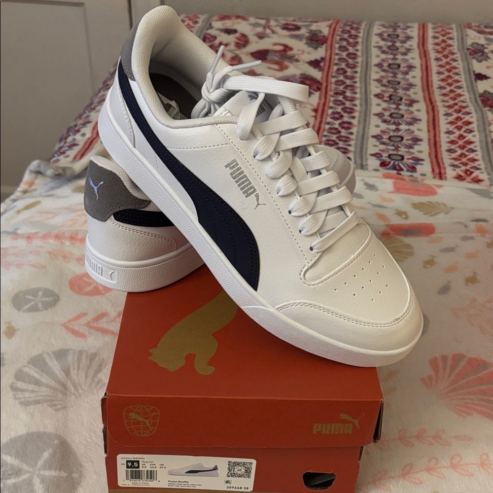 Puma Men's White and Navy Sneakers